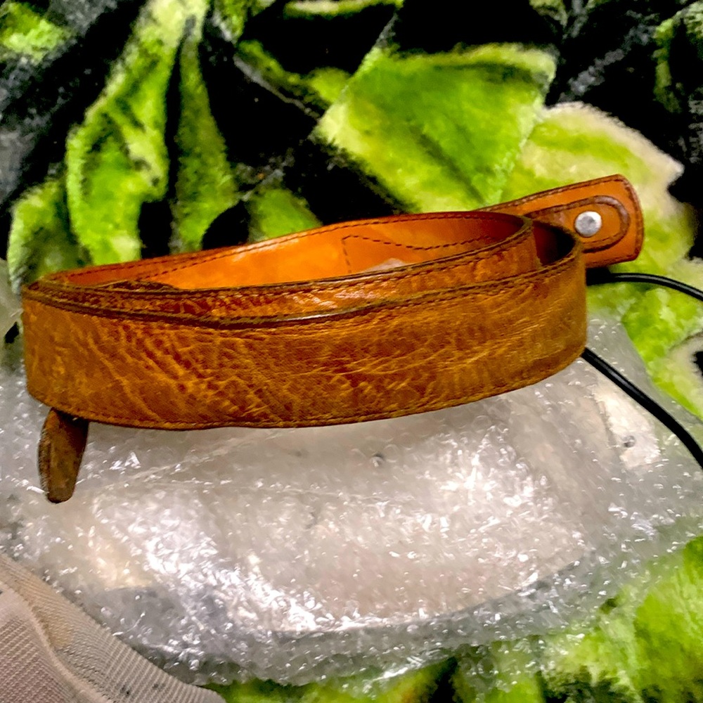 Full grain cowhide 3-d belt